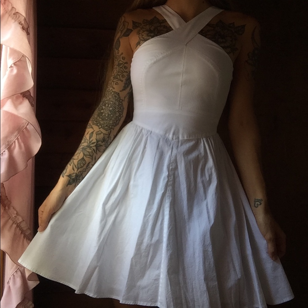 Retro Style Knee Length White Dress